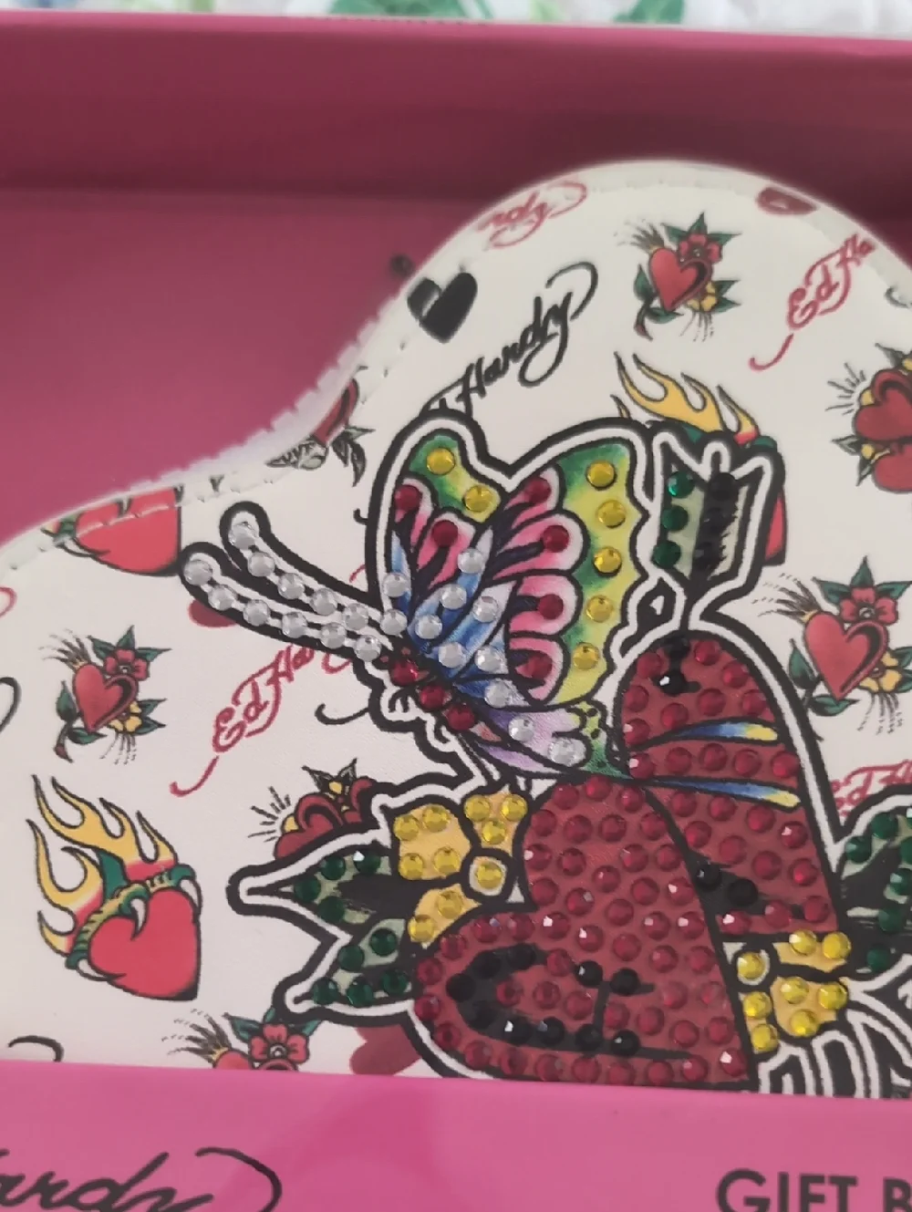 Ed Hardy White Heart Coin Purse Wristlet w/ Chain In Gift Box New - Picture 2 of 4